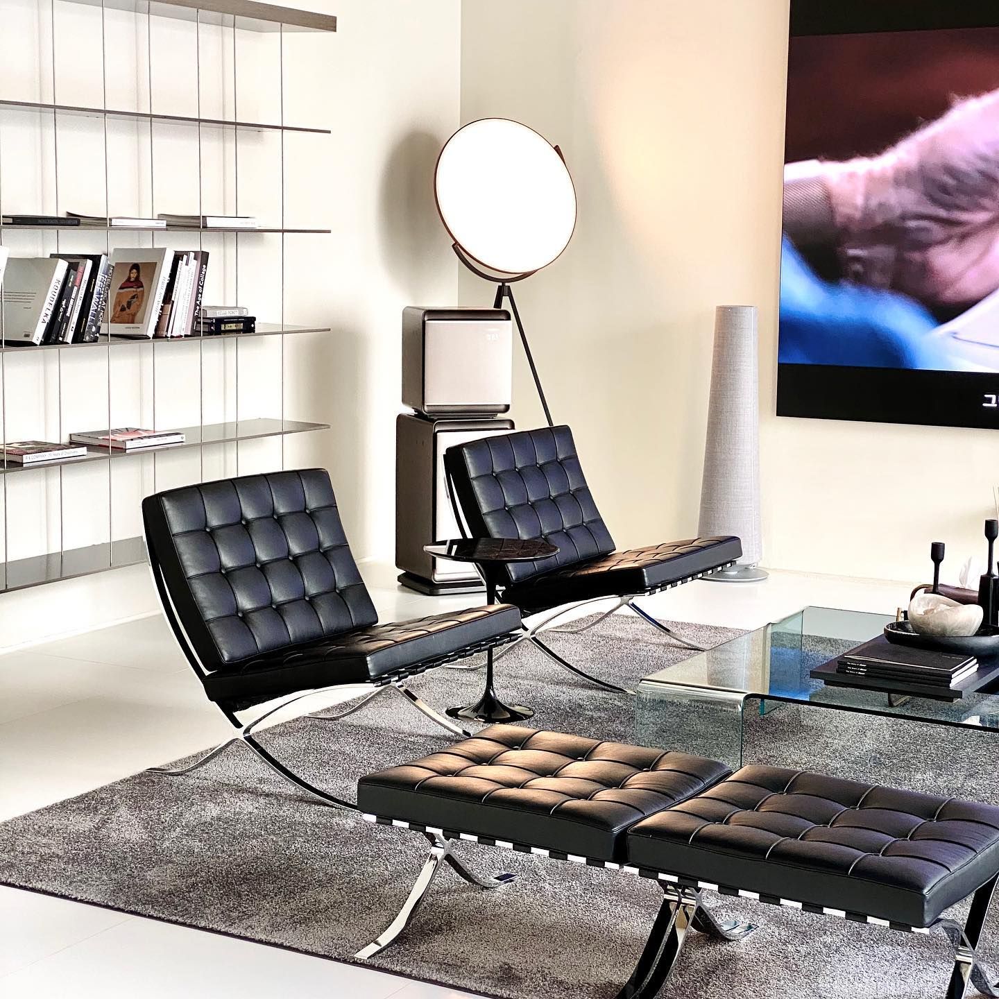 Classic Echoes: Dive into the World of Mid-Century Modern Replicas with Innist